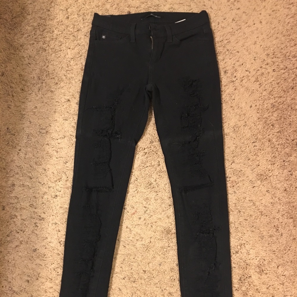 Kancan distresses Black Skinny Jean